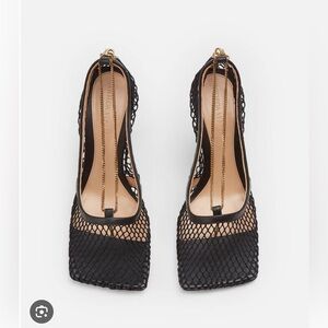 100% AUTHENTIC BOTTEGA VENETA Stretch Square-Toe Mesh Pumps - Size 39